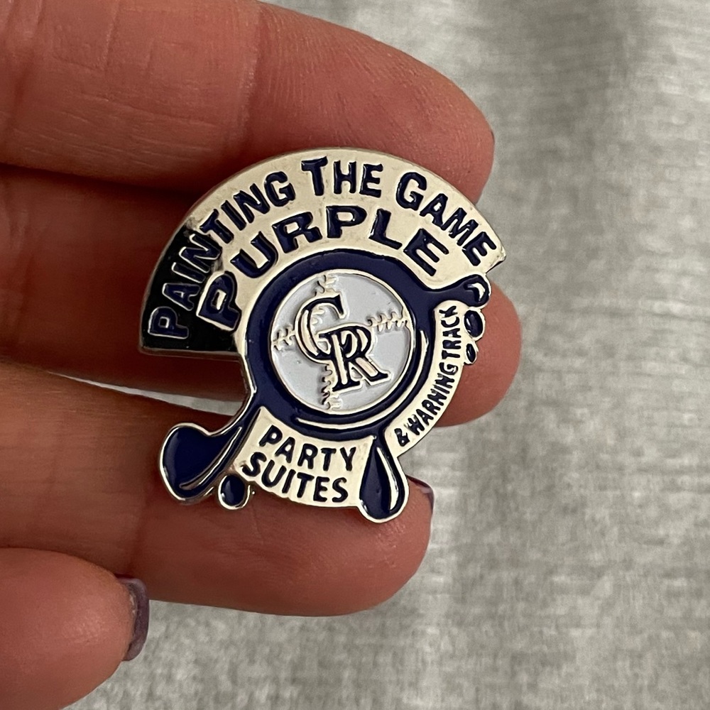 COLORADO ROCKIES LAPEL PIN PAINTING THE GAME PURPLE WARNING TRACK, KTZ22